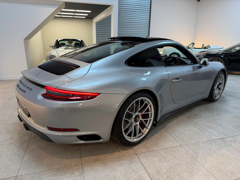 Porsche 991.2 Carrera GTS