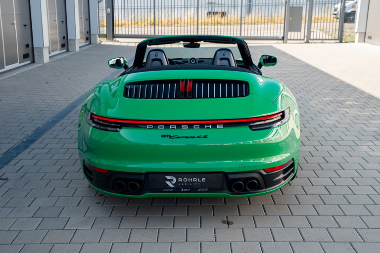 Porsche 992 Carrera 4S