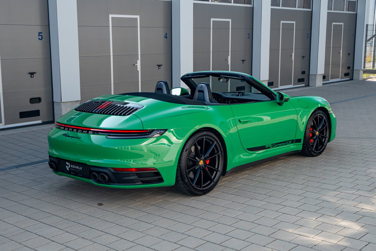 Porsche 992 Carrera 4S