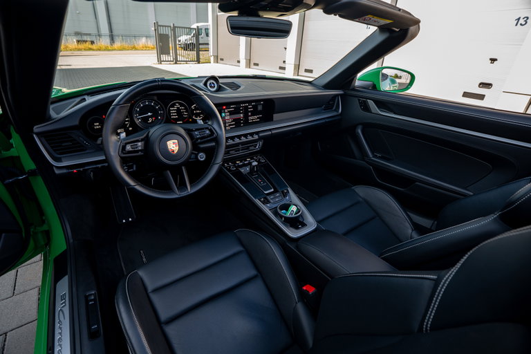 Porsche 992 Carrera 4S