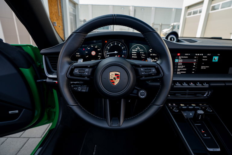 Porsche 992 Carrera 4S