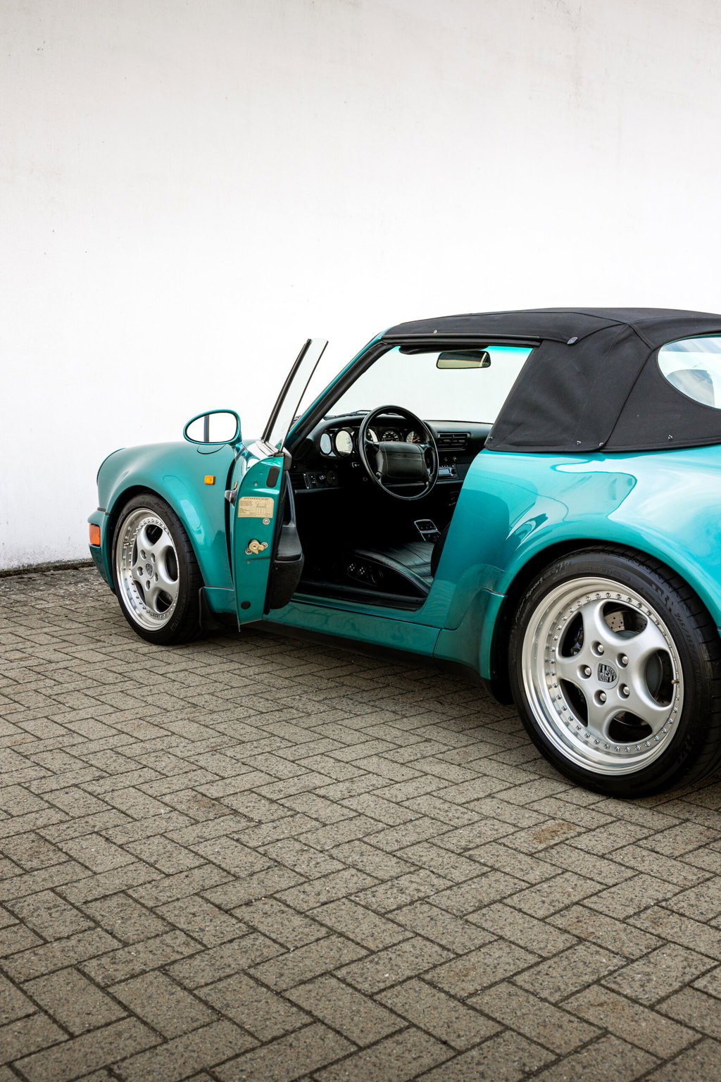 Porsche 964 Carrera 2 Cabrio WTL