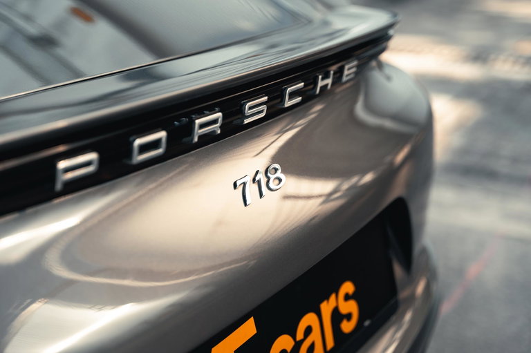 Porsche 718 Boxster