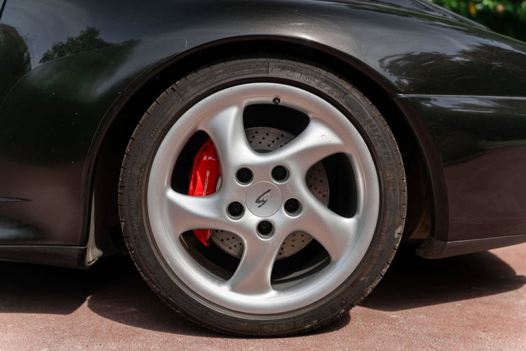 Porsche 993 Carrera 4S