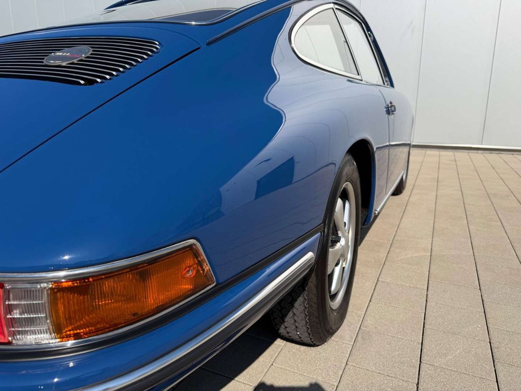 Porsche 911 T