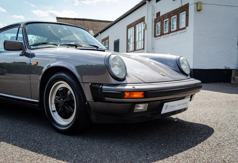 Porsche 911 Carrera 3.2