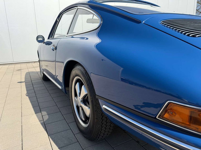 Porsche 911 T