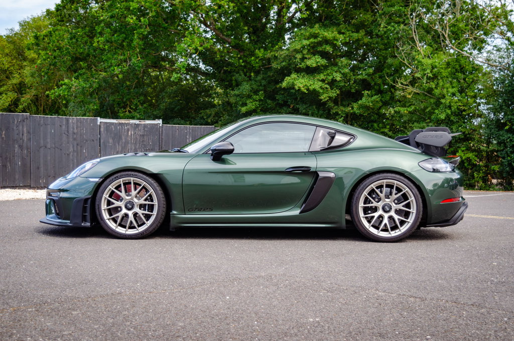 Porsche 718 Cayman GT4 RS