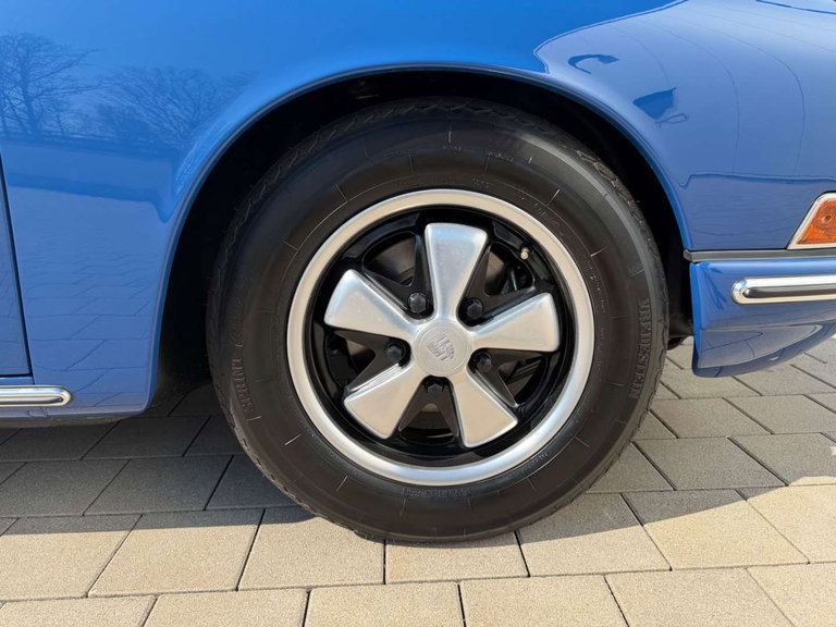 Porsche 911 T