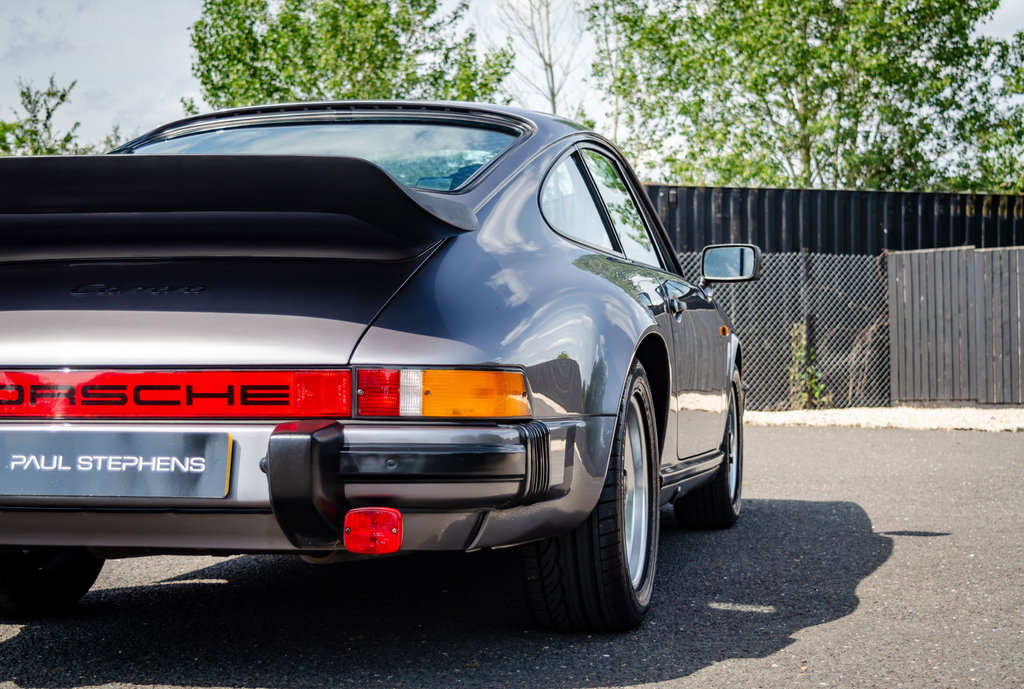 Porsche 911 Carrera 3.2