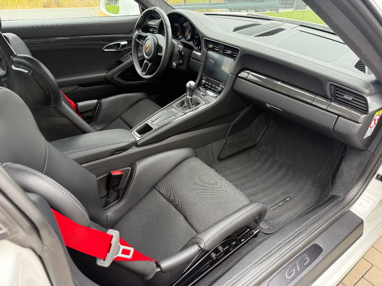 Porsche 991.2 GT3 Touring