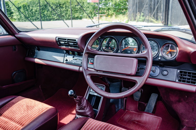 Porsche 911 Carrera 3.2