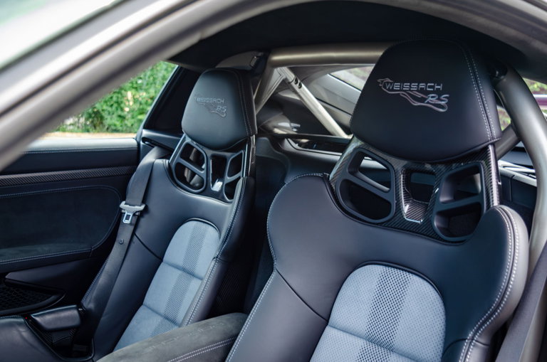 Porsche 718 Cayman GT4 RS