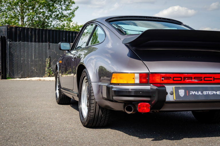 Porsche 911 Carrera 3.2