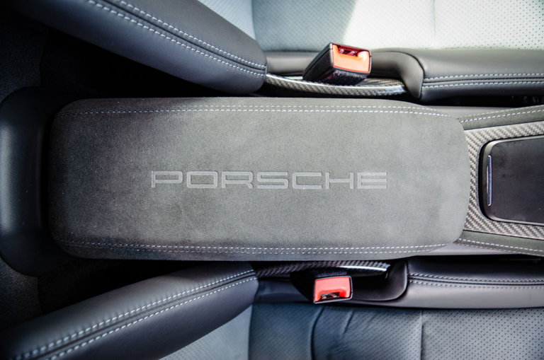 Porsche 718 Cayman GT4 RS