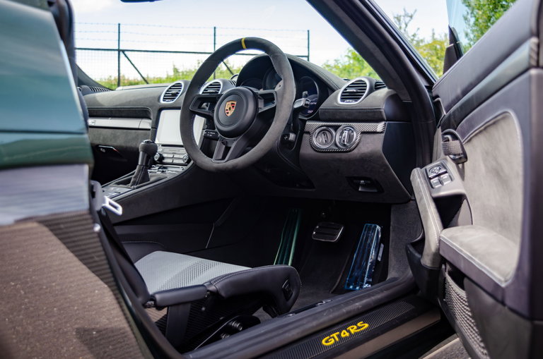 Porsche 718 Cayman GT4 RS