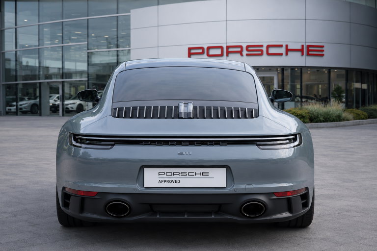 Porsche 992 Carrera 4 GTS