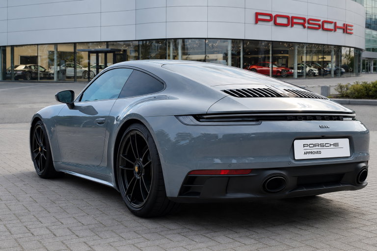 Porsche 992 Carrera 4 GTS