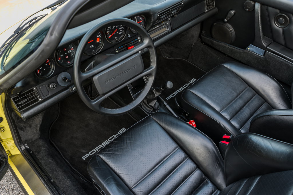 Porsche 911 Carrera 3.2 Speedster