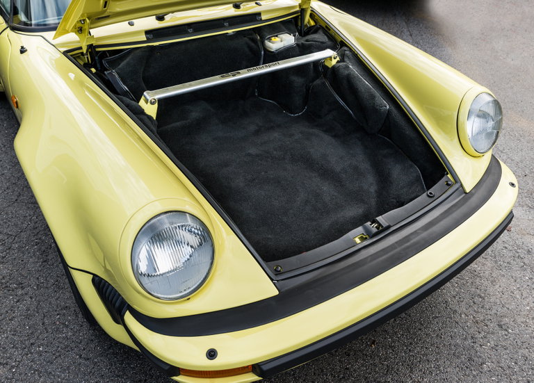 Porsche 911 Carrera 3.2 Speedster