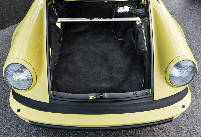 Porsche 911 Carrera 3.2 Speedster