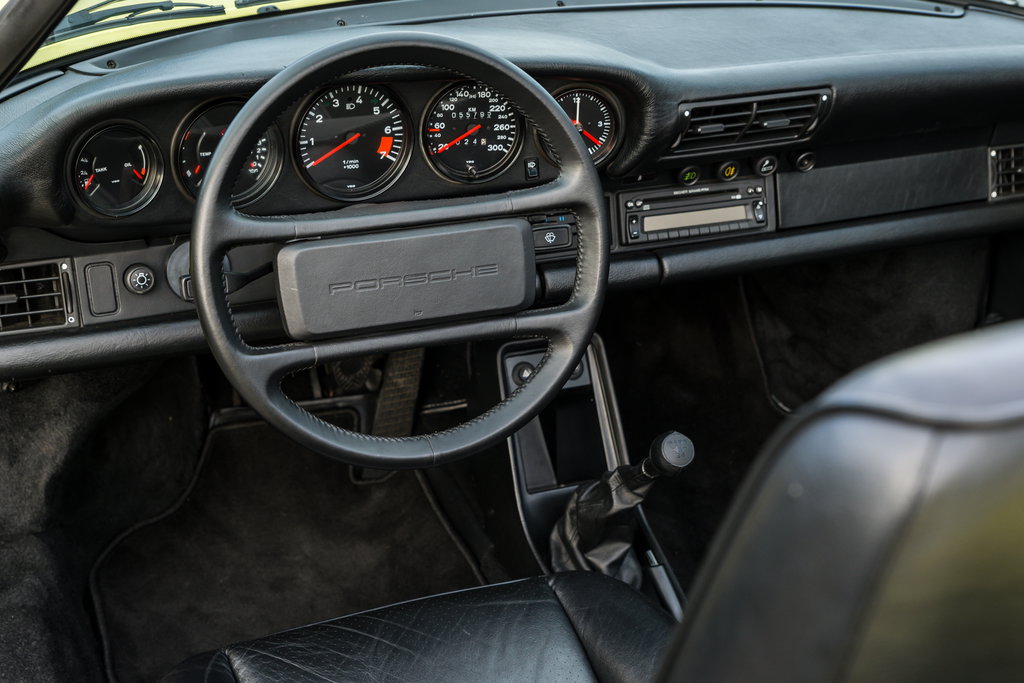 Porsche 911 Carrera 3.2 Speedster