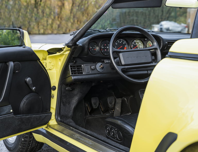 Porsche 911 Carrera 3.2 Speedster