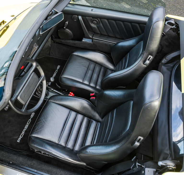 Porsche 911 Carrera 3.2 Speedster