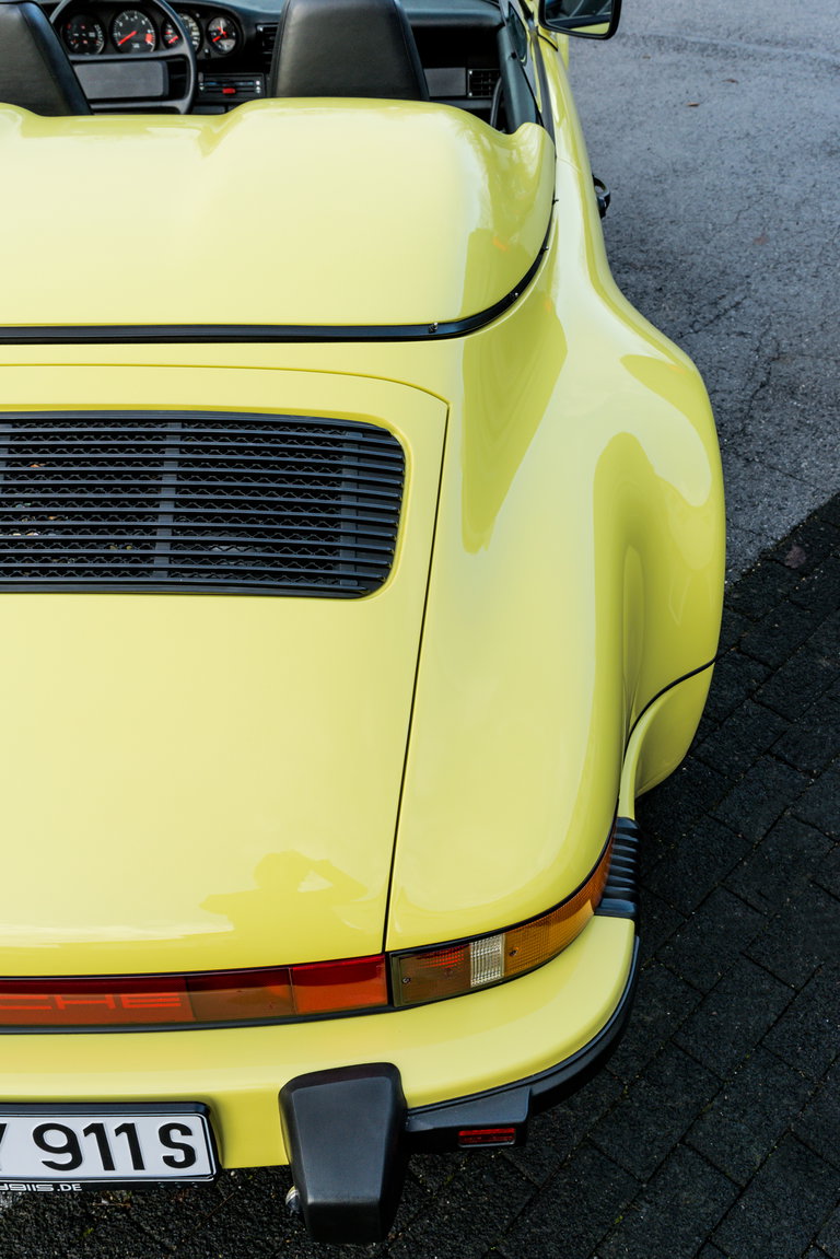 Porsche 911 Carrera 3.2 Speedster