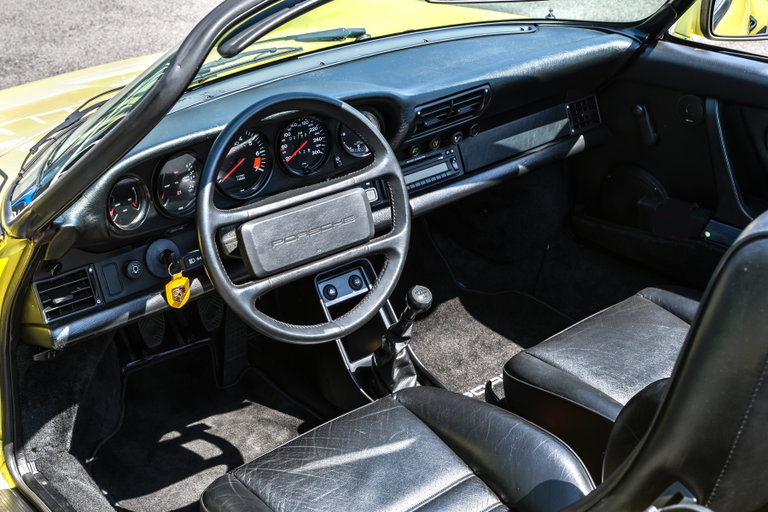 Porsche 911 Carrera 3.2 Speedster