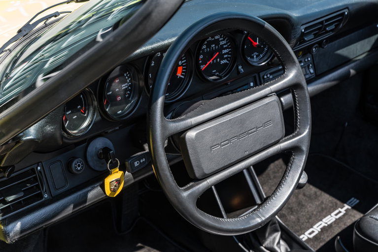 Porsche 911 Carrera 3.2 Speedster