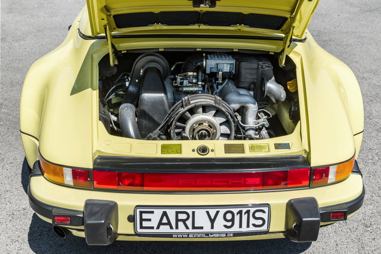 Porsche 911 Carrera 3.2 Speedster
