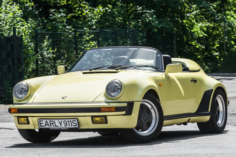 Porsche 911 Carrera 3.2 Speedster