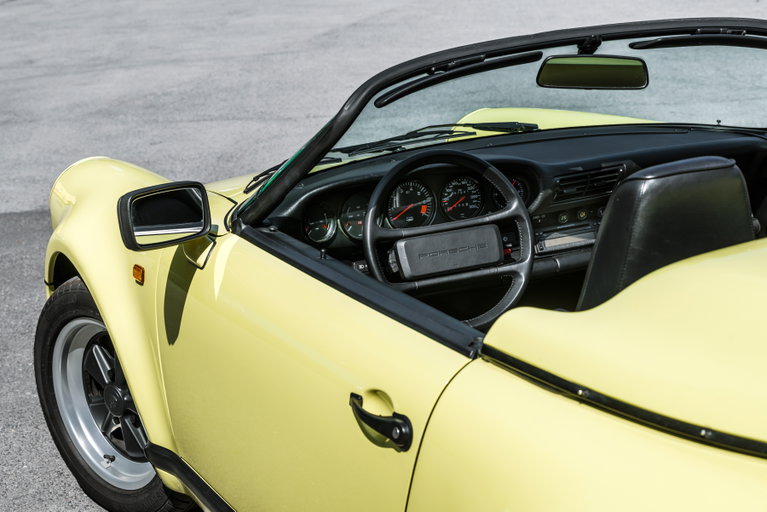 Porsche 911 Carrera 3.2 Speedster