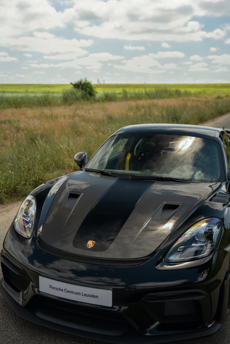 Porsche 718 Cayman GT4 RS