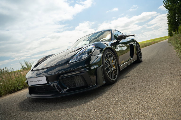 Porsche 718 Cayman GT4 RS