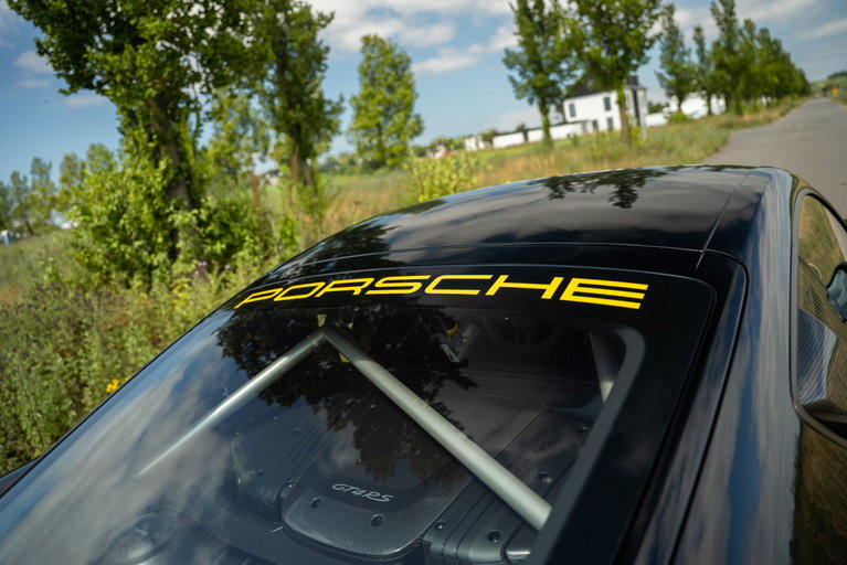 Porsche 718 Cayman GT4 RS