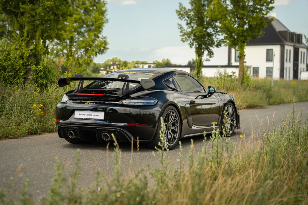 Porsche 718 Cayman GT4 RS