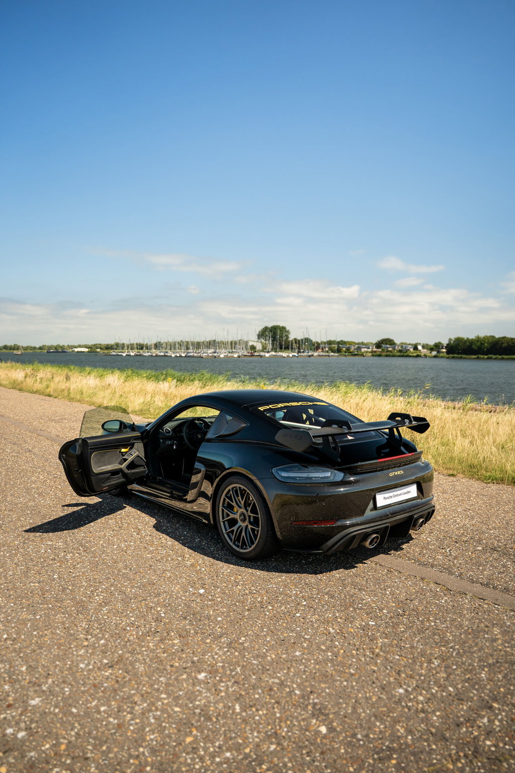 Porsche 718 Cayman GT4 RS
