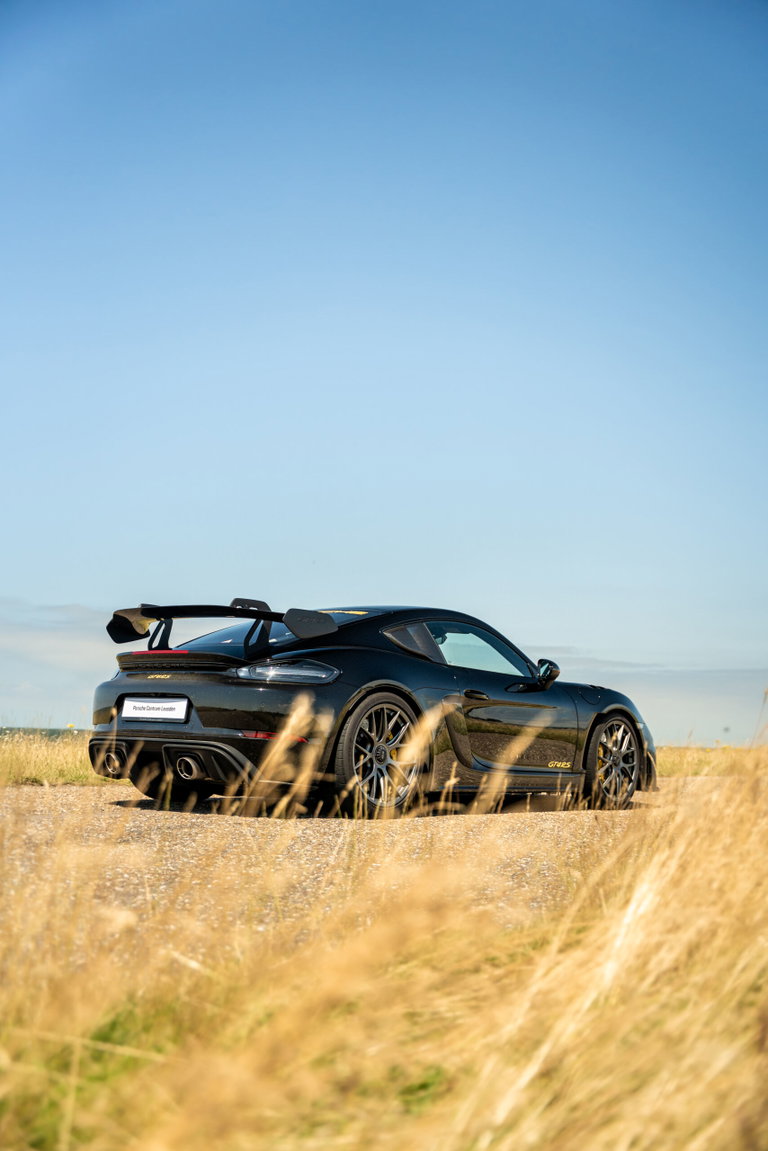 Porsche 718 Cayman GT4 RS