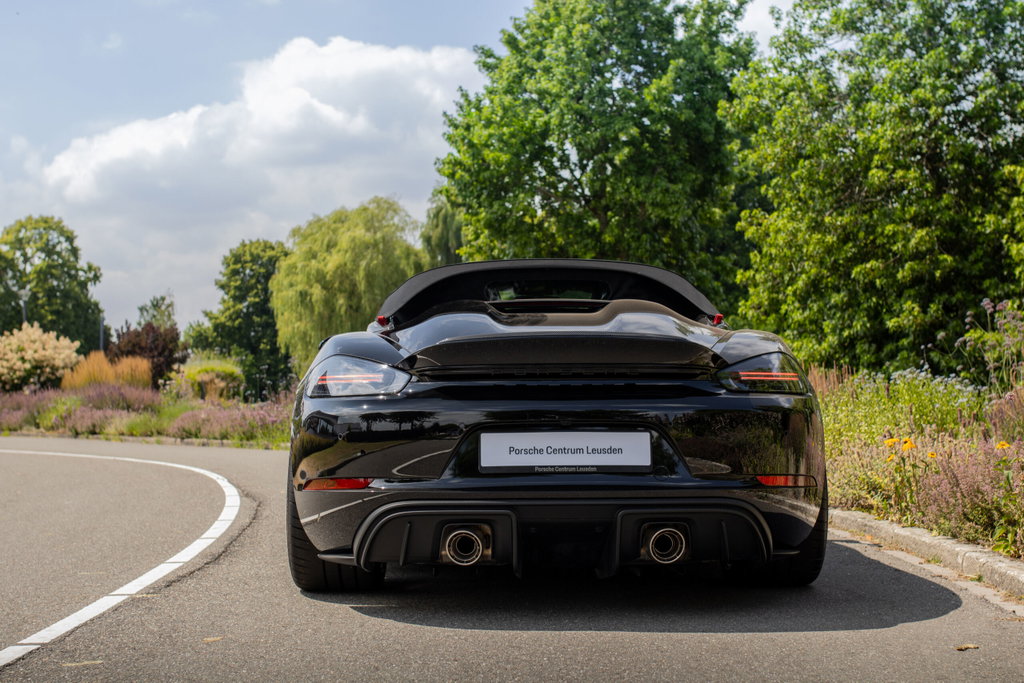 Porsche 718 Spyder RS