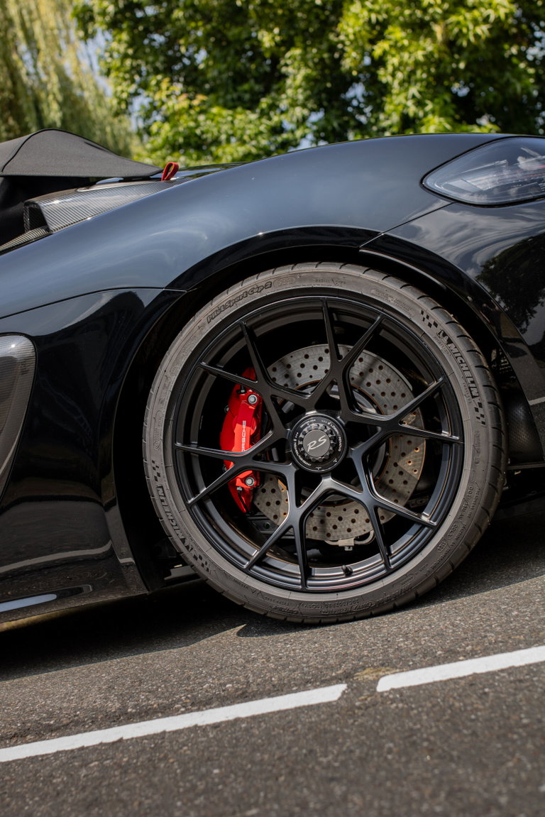Porsche 718 Spyder RS
