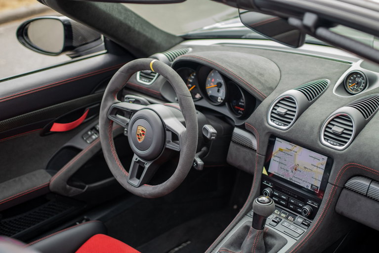 Porsche 718 Spyder RS