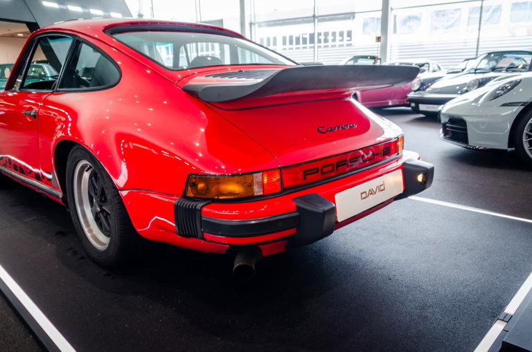 Porsche 911 Carrera 3.2 (US)