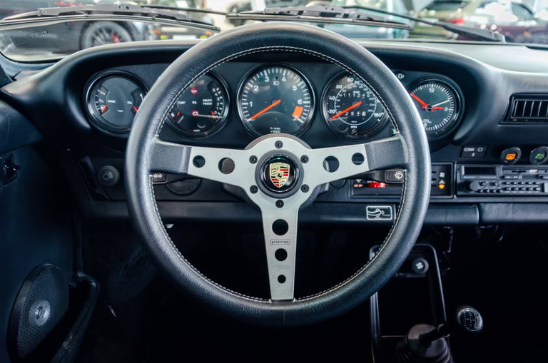 Porsche 911 Carrera 3.2 (US)