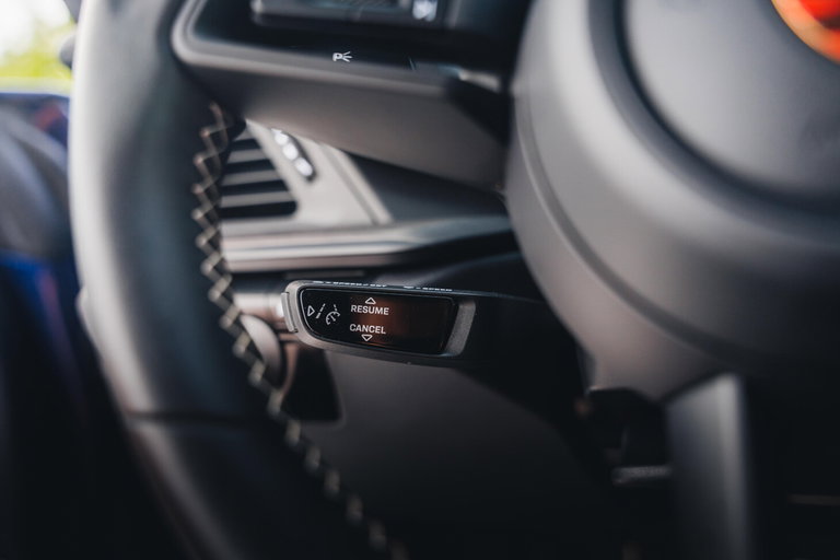 Porsche 992 GT3 Touring