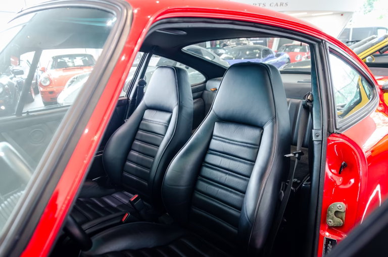Porsche 911 Carrera 3.2 (US)