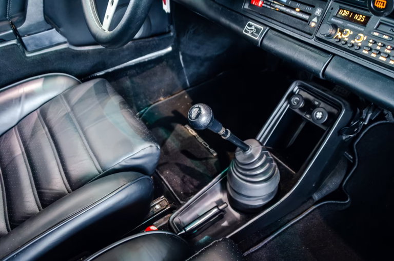 Porsche 911 Carrera 3.2 (US)