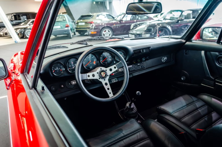 Porsche 911 Carrera 3.2 (US)