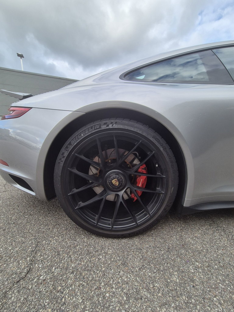 Porsche 991.2 Carrera GTS